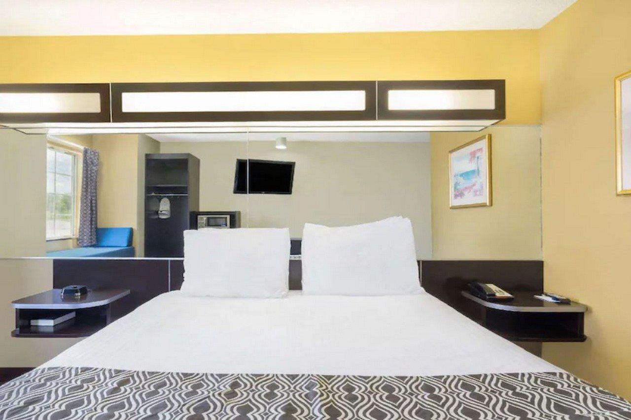 Microtel Inn Боулинг Грин Экстерьер фото