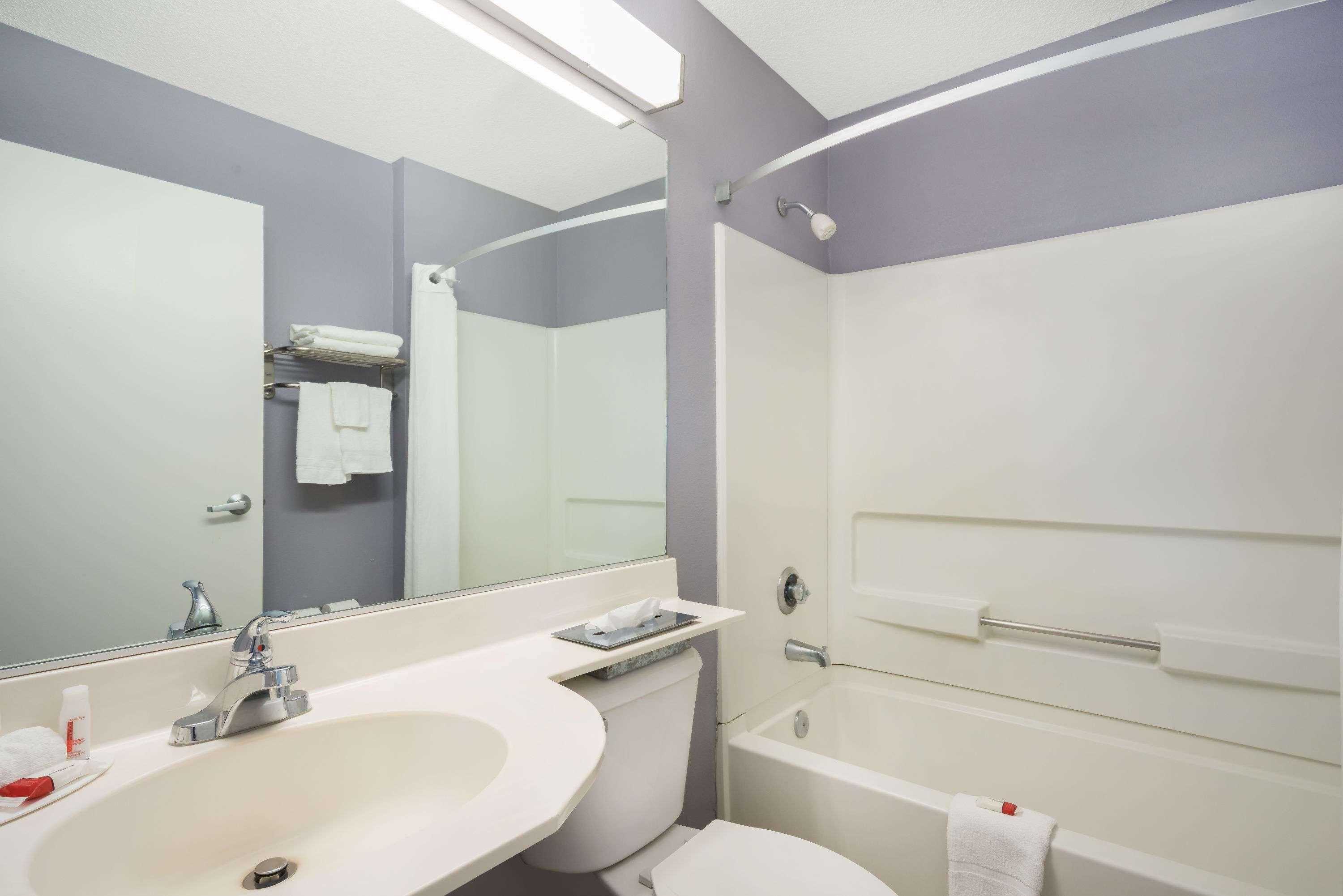 Microtel Inn Боулинг Грин Экстерьер фото