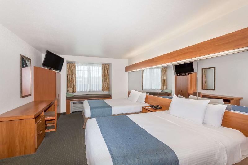 Microtel Inn Боулинг Грин Экстерьер фото
